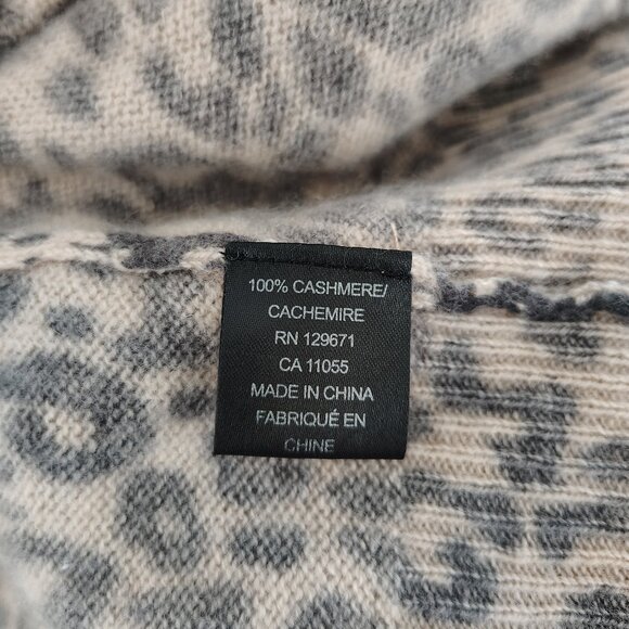 NWOT - 360 Cashmere Boat Neck -Oversized Sweater - Animal Print - Small - Picture 5 of 6